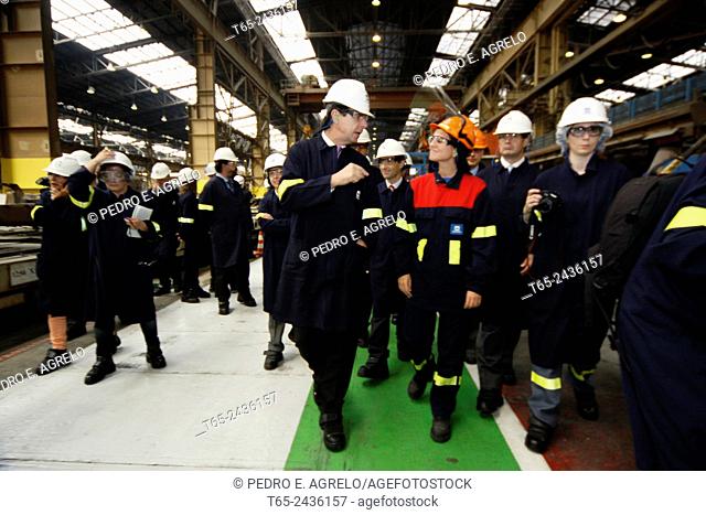Minister of Economy and Industry, visit the factory of Alcoa San Ciprian Lugo