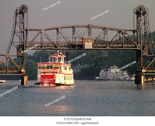 Stillwater, MN, Minnesota, WI, Wisconsin, St. Croix River, Paddle Wheeler, Anastasia, riverboat, drawbridge