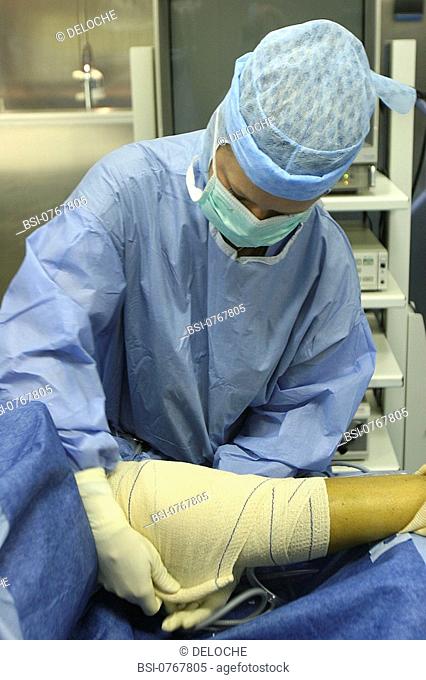 ORTHOPEDIC SURGERY<BR>Photo essay for press only.<BR>Orthopedic surgery unit at the Geoffroy Saint-Hilaire clinic in Paris