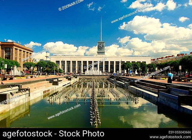 Summer day and an interesting excursion in the city, Lenin Square and Finland Station