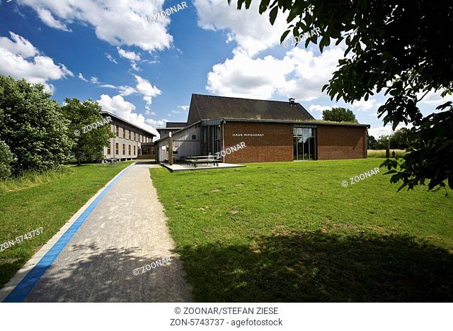 Das Haus Ripshorst in Oberhausen dient heute als Informationszentrum fuer den Emscher Landschaftspark, der von der Internationalen Bauausstellung Emacherpark...