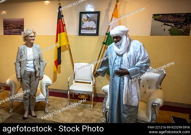16 December 2022, Niger, Niamey: Christine Lambrecht (SPD), Minister of Defense, talks with her counterpart, Alkassoum Intatou