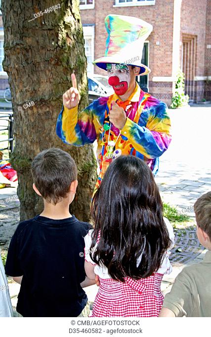 Clown and kids