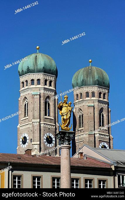 Germany, Bavaria, Munich, Marienplatz, Church of Our Lady, Lady's Towers, Mary's Column