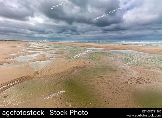 Ebbe am Strand von Juist, Ostfriesische Inseln, Deutschland. Low tide at the beach on Juist, East Frisian Islands, Germany