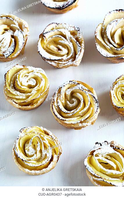 Apple roses. Cakes Apple Roses made from puff pastry with apple and cinnamon