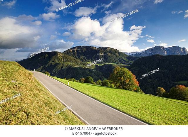 Road above the Gardena Valley near Lajen, Dolomites, Trentino-Alto Adige, Italy, Europe