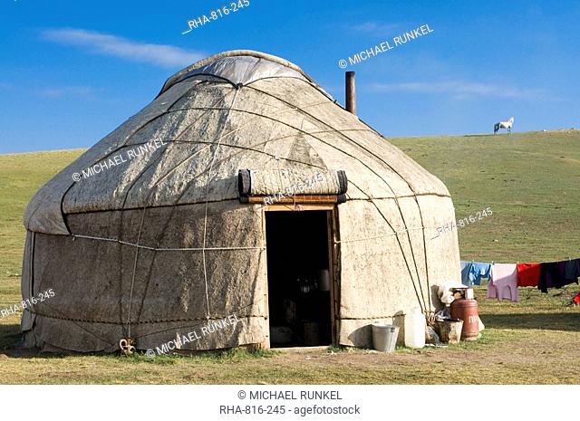 Yurts, tents of Nomads at Song Kol, Kyrgyzstan, Central Asia