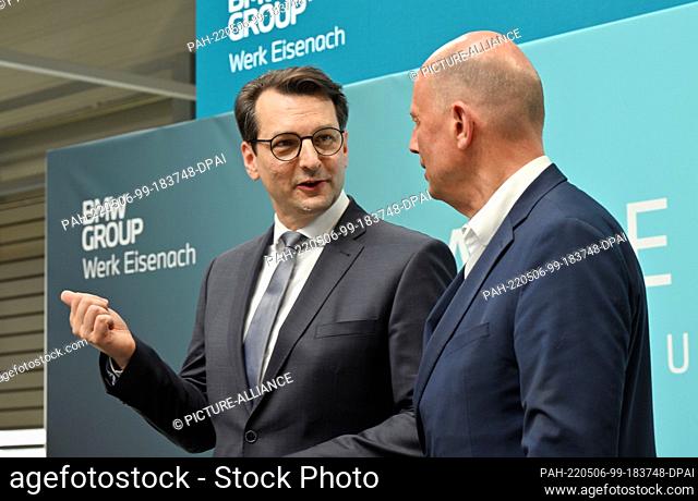 06 May 2022, Thuringia, Krauthausen: Milan Nedeljkovic (l), Member of the Board of Management of BMW AG for Production, and Wolfgang Tiefensee (SPD)