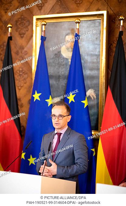 21 May 2019, Hamburg: Foreign Minister Heiko Maas (SPD) speaks at a press conference after a meeting with his Baltic counterparts in the city hall