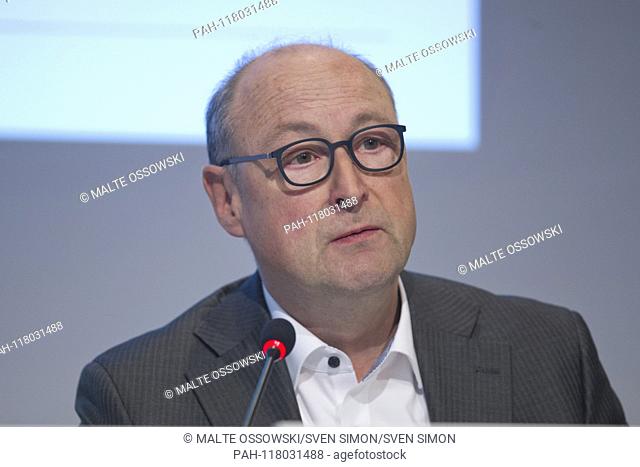 Rolf BUCH (Chief Executive Officer, CEO), at his annual report, Annual Press Conference of Vonovia SE in Duesseldorf, 07.03.2019, | usage worldwide