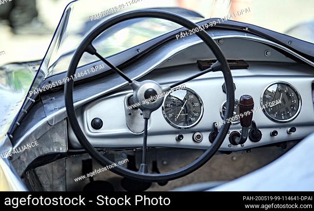 19 May 2020, Saxony, Chemnitz: View of the dashboard of a brand new DKW F9 sports car. The vintage car collector and restorer Bach brought the vehicle to life...