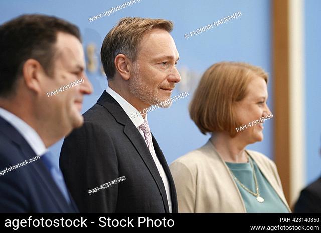 Christian Lindner (FDP), Federal Minister of Finance, with Lisa Paus, (Greens) Federal Minister for Family Affairs, and Hubertus Heil (SPD)