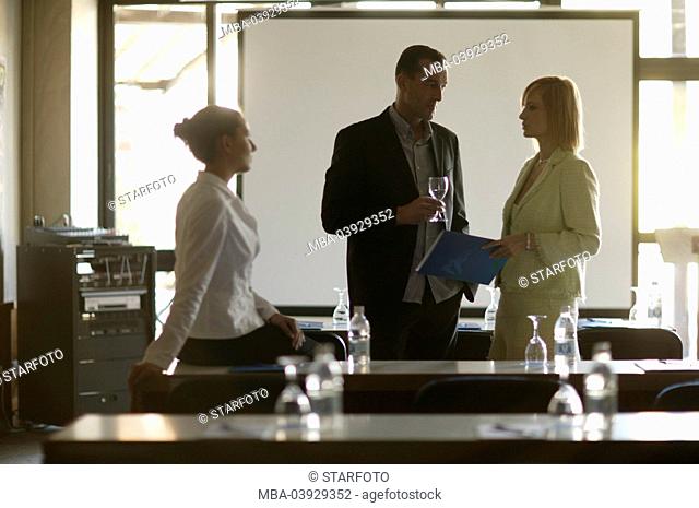 business people, seminar-area, discussion, semi-portrait, back light