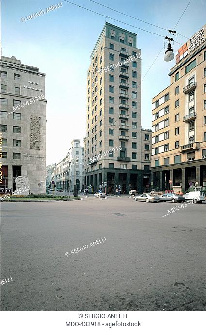 Tower of Snia Viscosa, by Rimini Alessandro, 1935 - 1937, 20th Century, Unknow. Italy, Lombardy, Milan, Piazza San Babila
