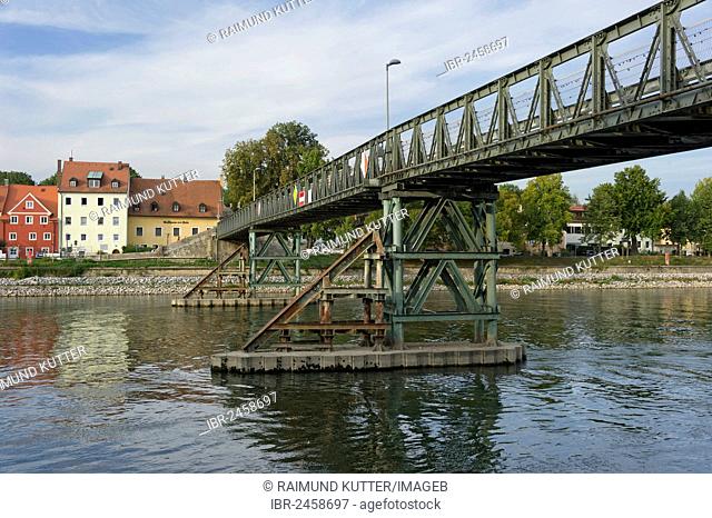 Eiserner Steg, an iron bridge, Danube, Regensburg, Upper Palatinate, Bavaria, Germany, Europe