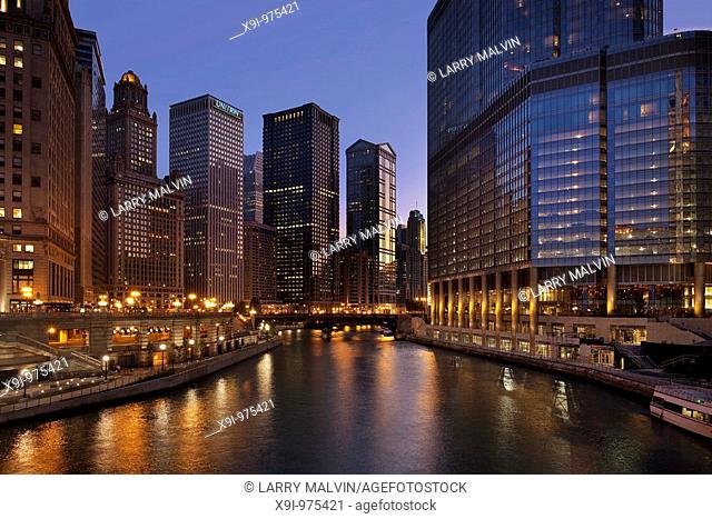 Chicago River and downtown buildings at dusk