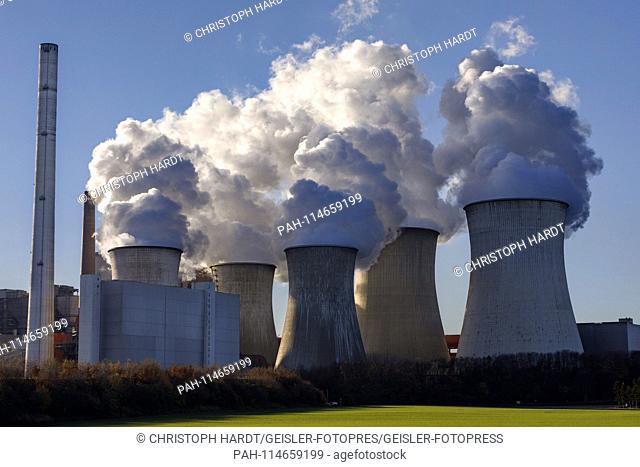 The Neurath power plant of RWE. Neurath, 24.12.2018 | usage worldwide. - Neurath/Nordrhein-Westfalen/Deutschland