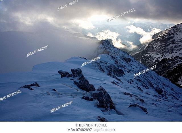 Summit ridge at HochzinÃ¶dl in winter, GesÃ¤use National Park, Styria, Austria