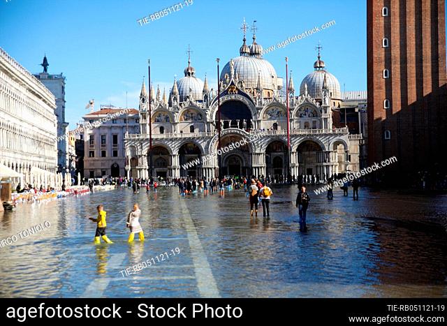 New day of high water in venice. Piazza San Marco is back to flood slightly for the 90 centimeter peak. For this low tide level