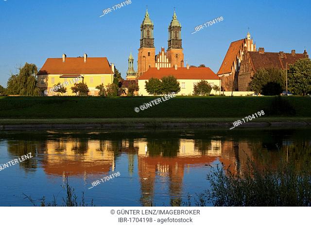 Archcathedral Basilica of St. Peter and St. Paul with reflectino in the Vistula River, Poznan, Wielkopolska, Poland, Europe