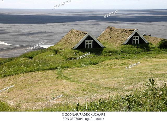An old house of Sel farm overlooking Skeiðarársandur, which is the largest sandur outwash plain on Earth. Skaftafell, Vatnajökull National Park the largest...