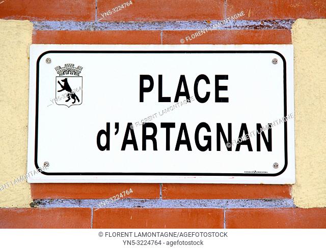 plaque de la place d'artagnan, lupiac, gers, occitanie