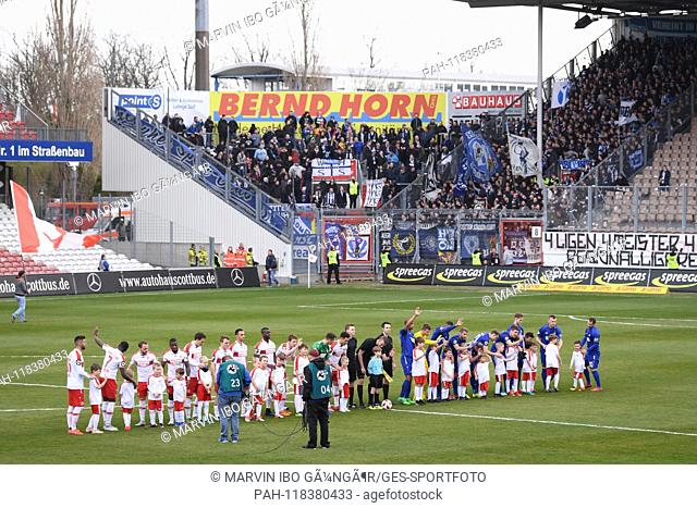 Enema of the two teams. GES / football / 3rd league: Energie Cottbus - Karlsruher Sport-Club, 17.03.2019 Football / Soccer: 3rd league: Energie Cottbus vs