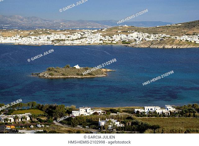 Greece, Cyclades, Paros island, Plastira Bay and Naoussa (Naousa) from viewed from Kolimvythres