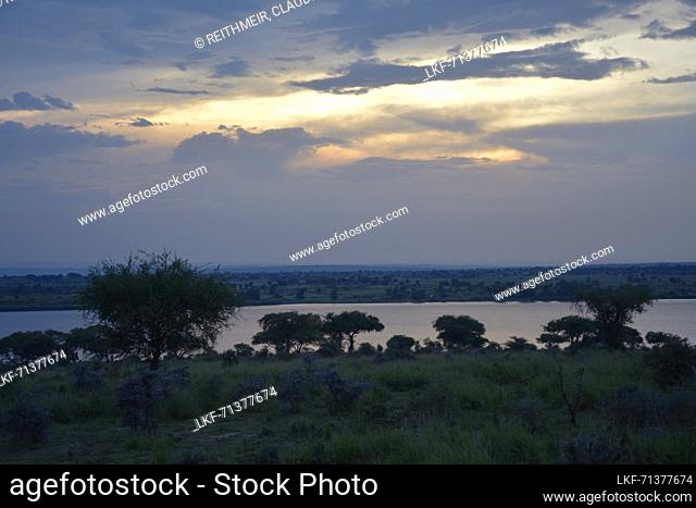 Uganda; Northern Region; Murchison Falls National Park; View of the White Nile at dusk; from Pakuba Lodge