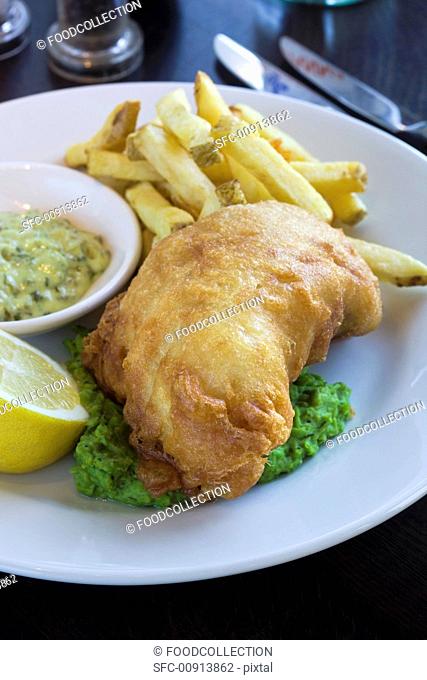 Fish and chips with mushy peas and tartar sauce