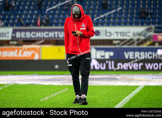 firo: 06.03.2020, football, 1.Bundesliga, season 2019/2020, SC Paderborn - FC Cologne Anthony Modeste (FC Cologne) individual action before the game | usage...