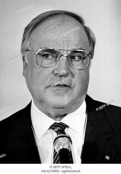 Germany, Bonn, 13.02.1989 Archiv-Nr.: 02-52-30 CDU-Parteivorsitzender und Bundeskanzler Helmut Kohl - BONN, , Germany, 13/02/1989