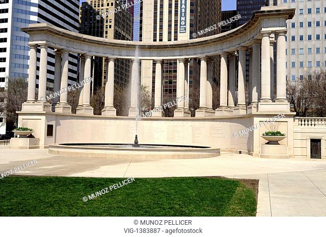 UNITED STATES, CHICAGO, 01.05.2008, Wrigley Square and Millennium Park Monument (peristyle with Doric-style columns, replica of the original one that stood on...
