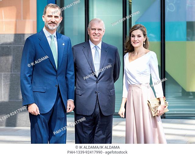 Their Majesties, King Felipe VI of Spain and Queen Letizia with Duke of York visit the Francis Crick Institute. London, UK