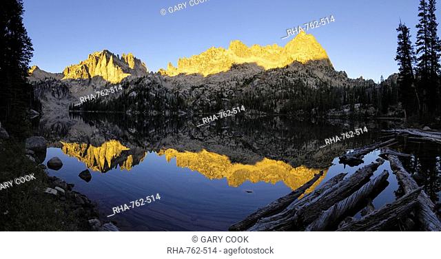 Dawn over Baron Lake, Sawtooth Mountains, Sawtooth Wilderness, Sawtooth National Recreation Area, Rocky Mountains, Idaho, United States of America