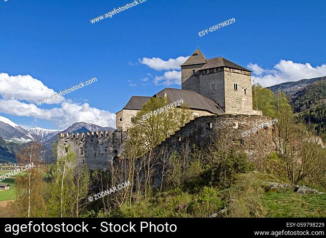 Schloß Reifenstein - mittelalterliche Trutzburg südlich von Sterzing in Südtirol zu finden