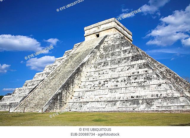 El Castillo, Pyramid of Kukulkan