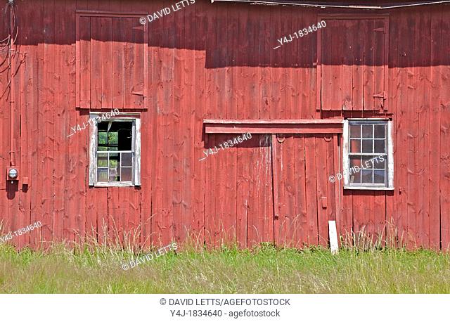 Red Weathered Farm Barn of New Jersey
