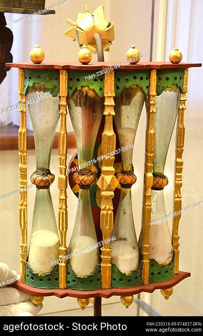 15 March 2023, Saxony, Delitzsch: A historic hourglass from the 18th century is on display in the exhibition ""Hourglasses from Three Centuries"" in the Baroque...