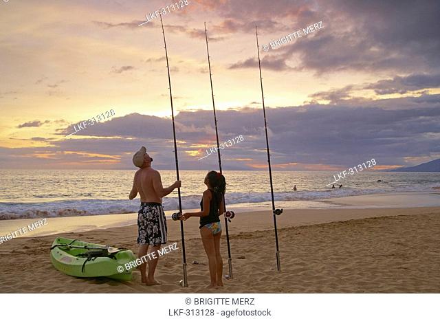 People on Red Sand Beach at sunset, Po'olenalena Park, Makena, Maui, Hawaii, USA, America
