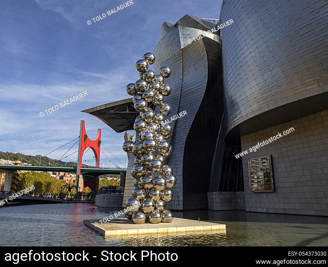 El gran árbol y el ojo, Instalación permanente de Anish Kapoor, Guggenheim Museum Bilbao, siglo XX, diseñado por Frank O