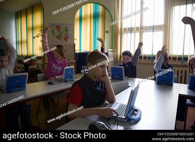 Poland, Silesia, Bytom 04.05.2010. Pupils of 3rd grade use an innovative teaching system that was introduced in the integrative primary school No