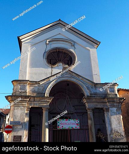 Cappella della Confraternita Santa Croce (meaning Chapel of the Holy Cross Confraternity) in Grugliasco, Italy. Mercatino means flea market