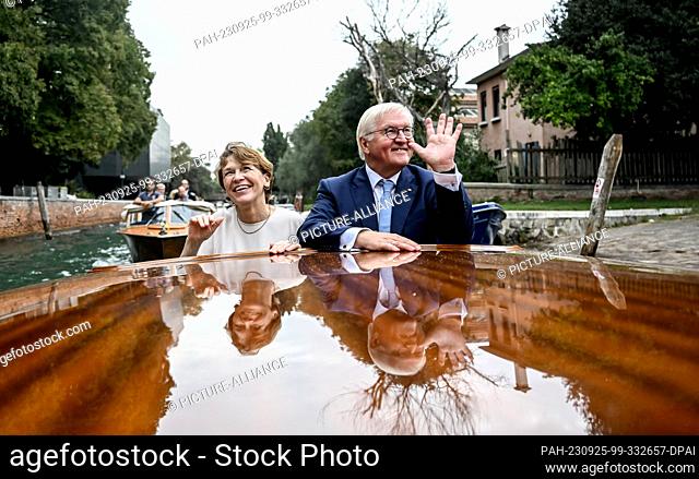 22 September 2023, Italy, Venedig: German President Frank-Walter Steinmeier and his wife Elke Büdenbender are traveling by boat in the lagoon city of Venice...