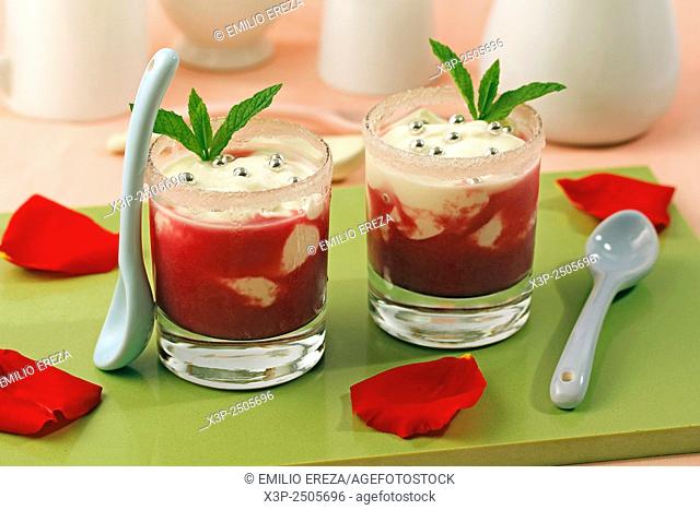 Yogurt with roses jam