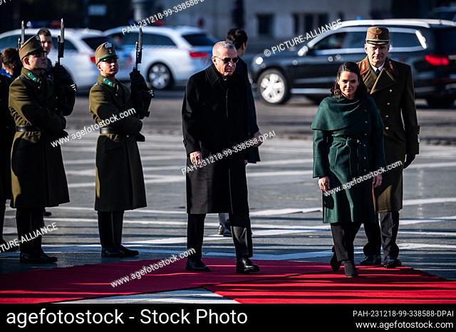 18 December 2023, Hungary, Budapest: Turkish President Recep Tayyip Erdogan takes part in a wreath-laying ceremony with his Hungarian counterpart Katalin Novak...