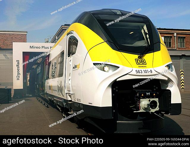 05 May 2022, North Rhine-Westphalia, Krefeld: The hydrogen train ""Mireo Plus H"". With this train, Deutsche Bahn aims to make passenger transportation more...