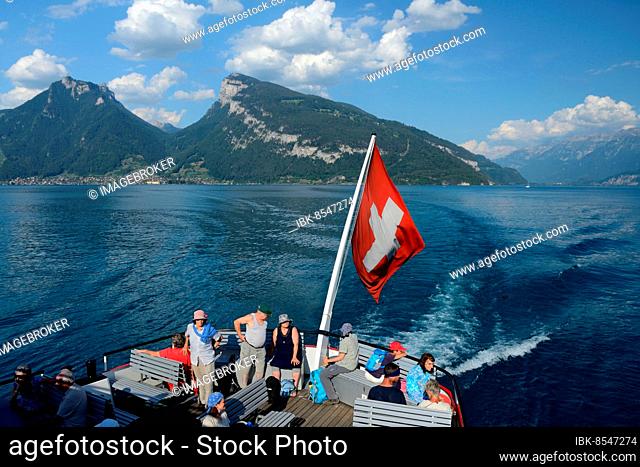 Navigation on Lake Thun with Mount Niederhorn (1963 m), Bernese Oberland, Canton Bern, Switzerland, Europe