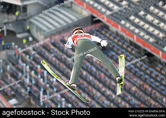 25 February 2021, Bavaria, Oberstdorf: Nordic skiing: World Championships, ski jumping - normal hill, women, 1st round. Marita Kramer from Austria in action